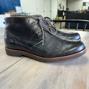 UGG Westly Mens Chelsea boots, size 10.5